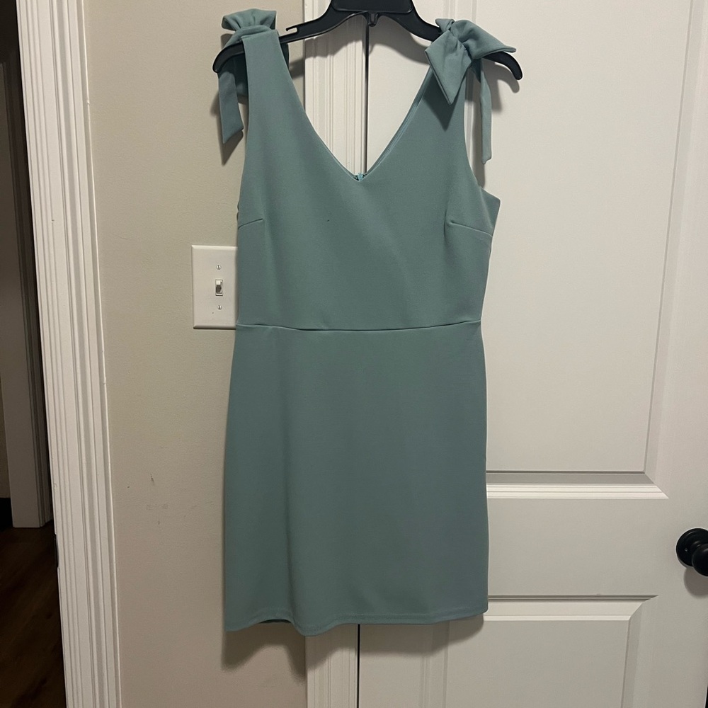 Elegant Teal Sleeveless Dress